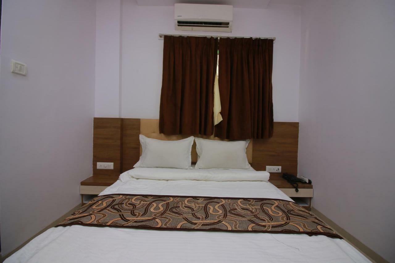 Hotel Apex Navi Mumbai Exterior photo